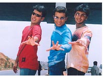 Hrish, Vijay Raghavendra and Tarun in film Khushi