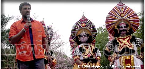 Sudeep and the dance troupe of Ranga SSLC