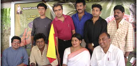 Kalyan, Shivanna, Jayamala, Sai Prakash. On top - Shyam, Mohan, Dharma and Sharan