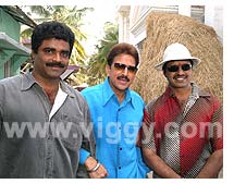 Producer Rockline Venkatesh, Vishnuvardhan and director S. Narayan